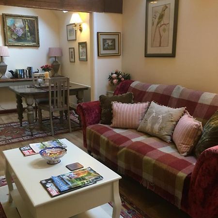 The Grooms Loft Self Contained Apartment Milton Abbas Exteriör bild