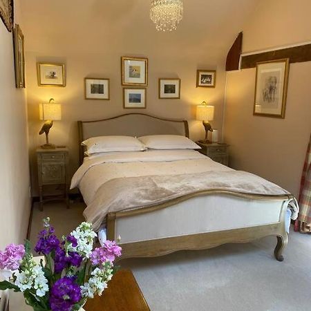 The Grooms Loft Self Contained Apartment Milton Abbas Exteriör bild