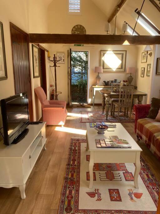 The Grooms Loft Self Contained Apartment Milton Abbas Exteriör bild