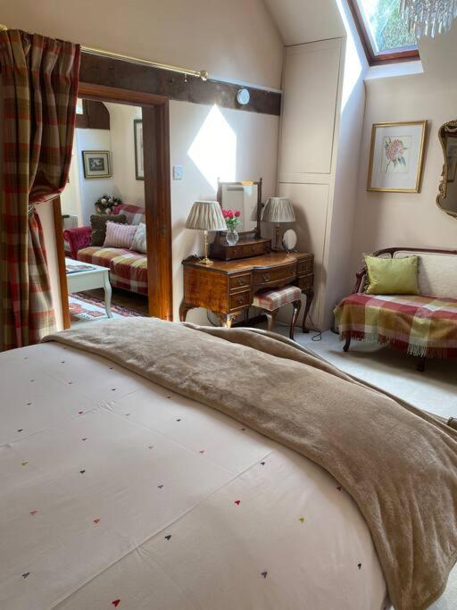 The Grooms Loft Self Contained Apartment Milton Abbas Exteriör bild