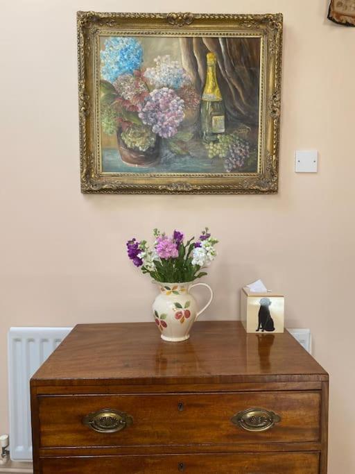 The Grooms Loft Self Contained Apartment Milton Abbas Exteriör bild