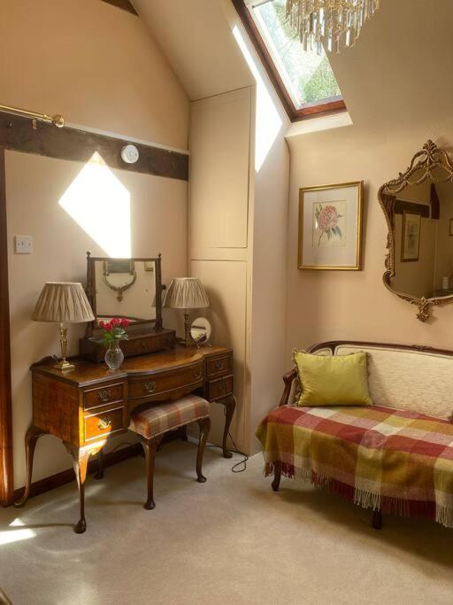 The Grooms Loft Self Contained Apartment Milton Abbas Exteriör bild